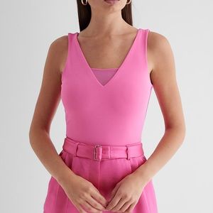 Express Body Contour High Compression V-Neck Mesh Tank small